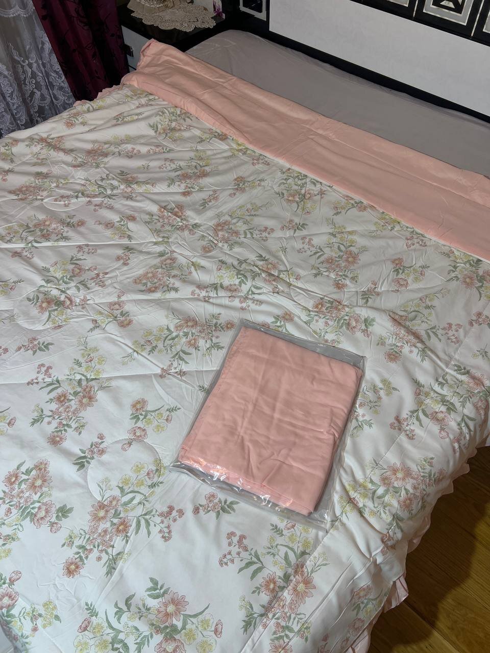 Комплект постільної білизни "Koloco" з літнім стьобаним покривалом "Чайна Троянда" (Євро)